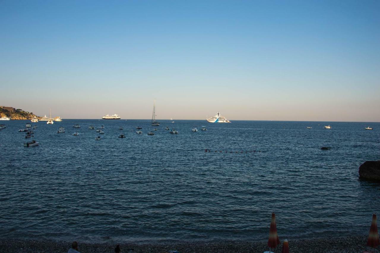 Maretna Lägenhet Giardini Naxos Exteriör bild