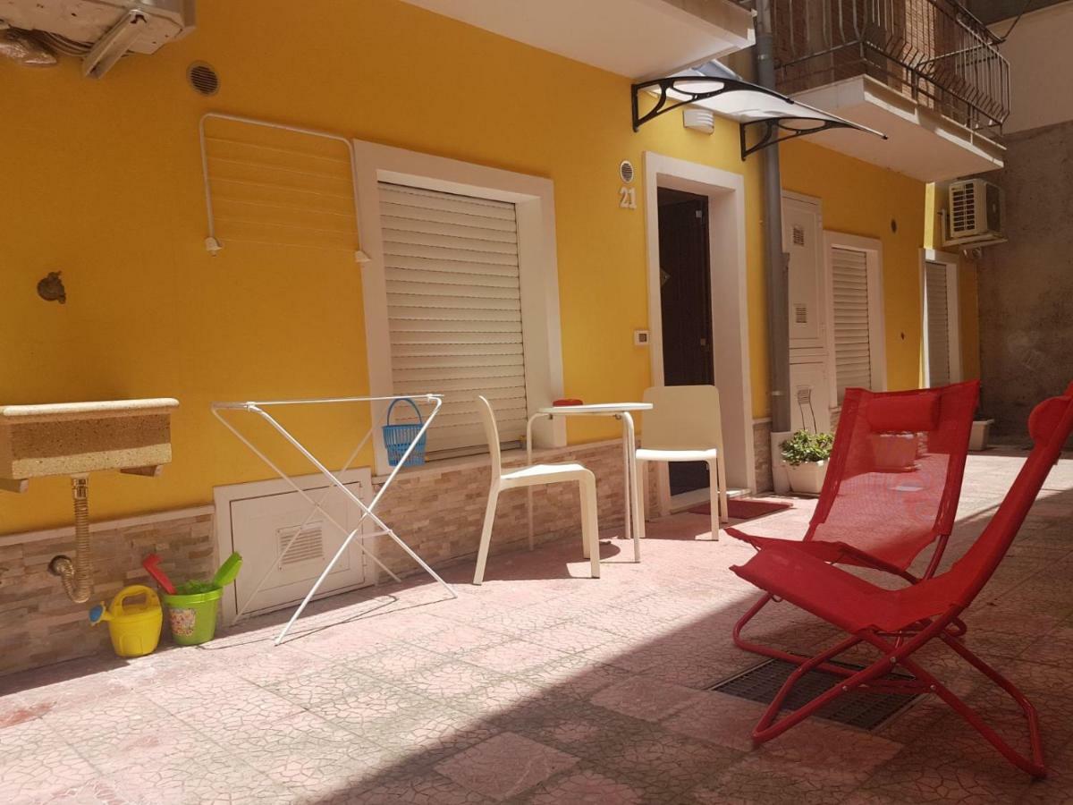 Maretna Lägenhet Giardini Naxos Exteriör bild